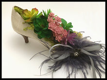 Load image into Gallery viewer, Elegant Succulent Shoe planter (gray feathers and pendant)