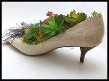 Load image into Gallery viewer, Elegant Succulent Shoe planter (gray feathers and pendant)