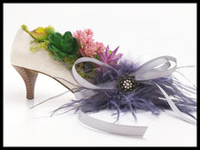 Load image into Gallery viewer, Elegant Succulent Shoe planter (gray feathers and pendant)