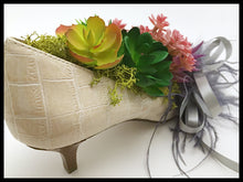 Load image into Gallery viewer, Elegant Succulent Shoe planter (gray feathers and pendant)